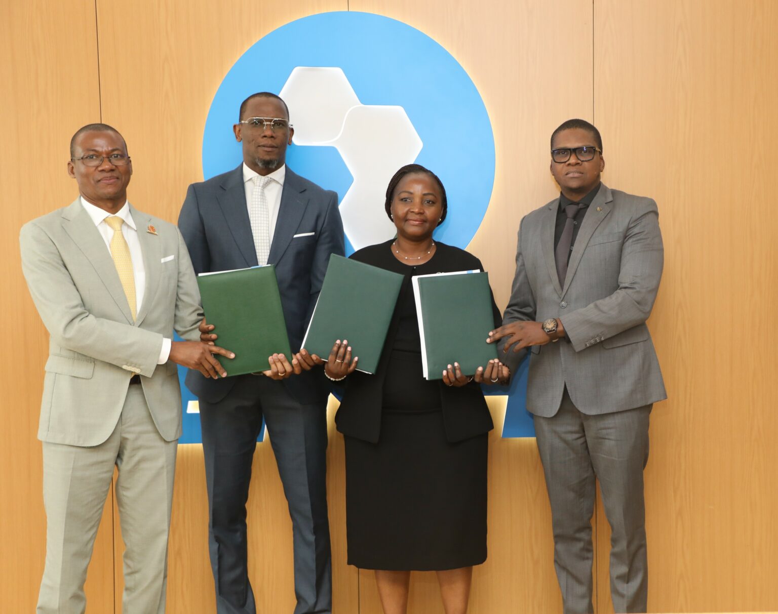 ENH ASSINA ACORDO COM EDM, CFM E HCB PARA FORNECIMENTO DE GÁS AO MERCADO DOMÉSTICO